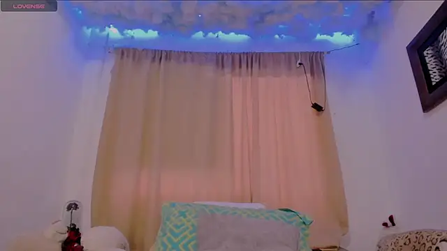 Snapshot of Lauu_G chatting on March 2025 11:05:01 PM Lauu G online show from March 2025 11:05:01 PM