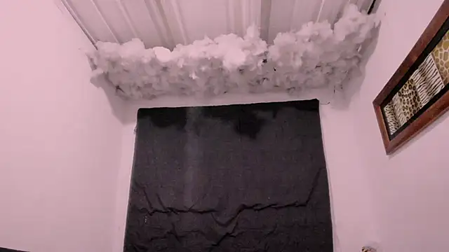 Snapshot of Lauu_G chatting on November 2025 10:16:01 AM Lauu G online show from November 2025 10:16:01 AM