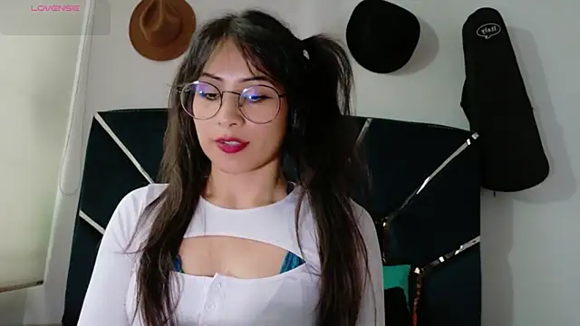 Jade Zephyra online show from January 2026 07:23:01 PM