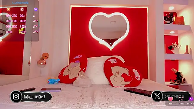 TabyJhonson online show from October 2025 02:19:01 PM