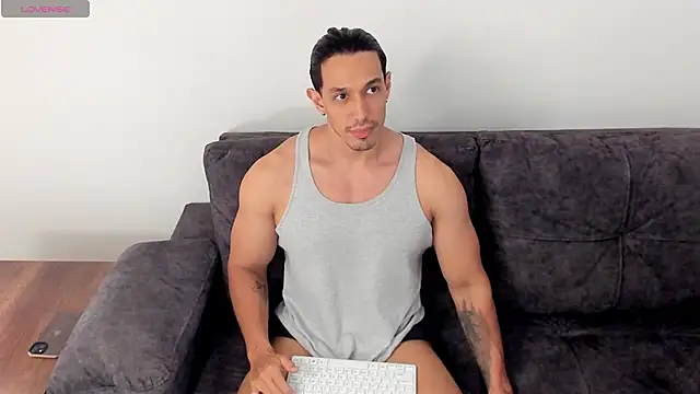 Snapshot of Lorenzoferrec chatting on June 2026 02:27:01 AM Lorenzoferrec online show from June 2026 02:27:01 AM