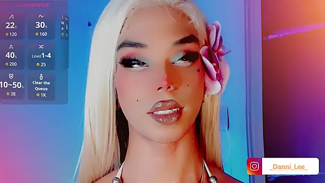 DanniLee  online show from October 2025 10:32:02 PM