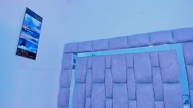 zulyjones online show from February 2025 10:03:02 PM