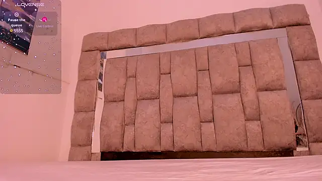 zulyjones online show from March 2025 06:58:02 PM