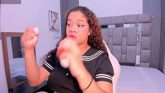 zulyjones online show from October 2025 12:39:02 PM