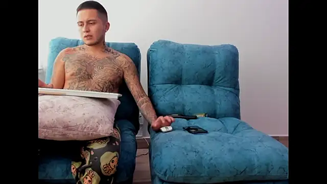 Snapshot of tamy_ian chatting on November 2025 07:52:02 PM tamy ian online show from November 2025 07:52:02 PM