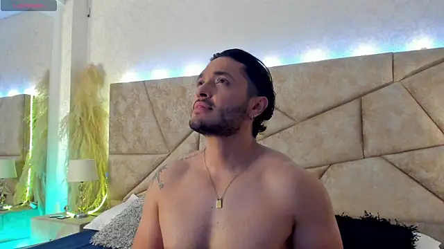 JossAckland online show from April 2026 08:04:01 PM