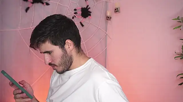 Tony Wylie online show from October 2025 09:48:02 PM