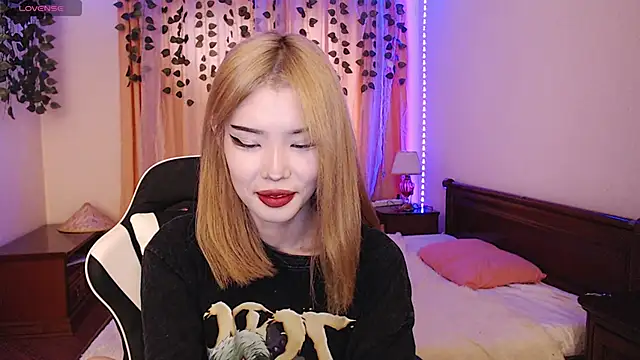 Snapshot of Velvetsky_1 chatting on January 2025 11:12:02 AM Velvetsky 1 online show from January 2025 11:12:02 AM