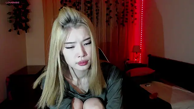 Snapshot of Velvetsky_1 chatting on February 2025 05:24:02 PM Velvetsky 1 online show from February 2025 05:24:02 PM