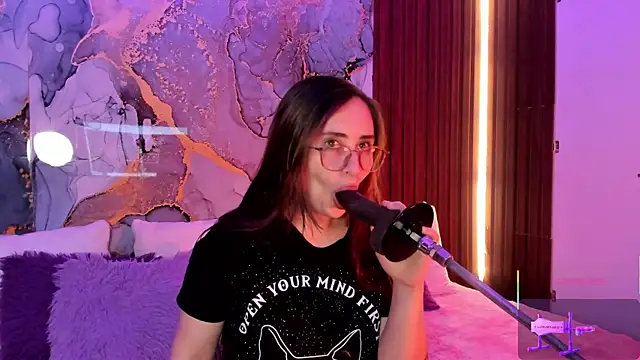 centaurigirl online show from November 2025 03:41:01 AM