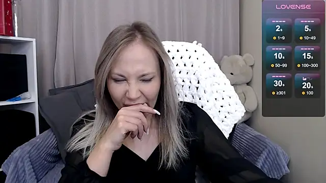 Snapshot of Sunny_bunny6 chatting on February 2026 07:40:01 PM Sunny bunny6 online show from February 2026 07:40:01 PM