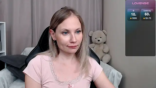 Snapshot of Sunny_bunny6 chatting on February 2026 04:06:01 PM Sunny bunny6 online show from February 2026 04:06:01 PM