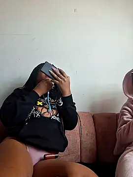 Snapshot of DANIELA_MICHEL chatting on December 2024 02:02:01 PM DANIELA MICHEL online show from December 2024 02:02:01 PM