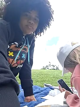 Snapshot of DANIELA_MICHEL chatting on January 2025 04:52:02 PM DANIELA MICHEL online show from January 2025 04:52:02 PM