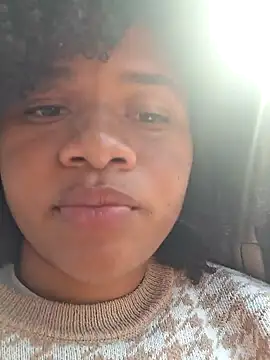 Snapshot of DANIELA_MICHEL chatting on February 2025 09:23:02 PM DANIELA MICHEL online show from February 2025 09:23:02 PM