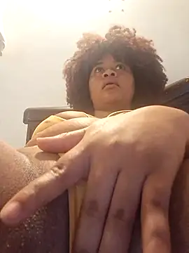 Snapshot of DANIELA_MICHEL chatting on November 2025 02:39:02 PM DANIELA MICHEL online show from November 2025 02:39:02 PM