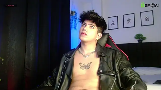 LyleBennett  online show from May 2026 08:03:02 PM