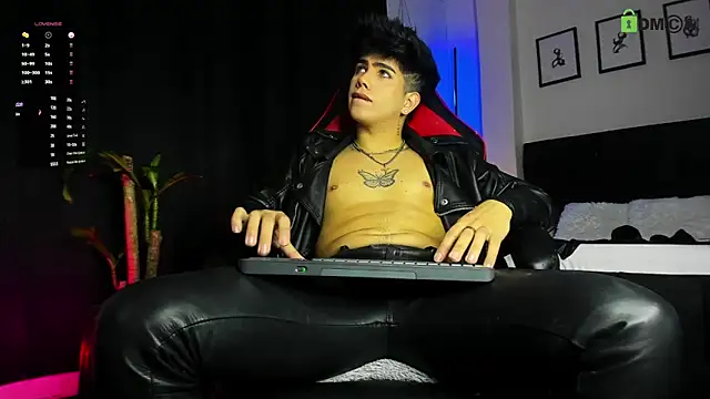 LyleBennett  online show from May 2026 12:23:01 PM