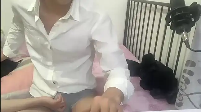 Snapshot of TGH521 chatting on January 2025 08:13:02 AM TGH521 online show from January 2025 08:13:02 AM