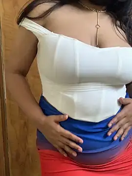 Snapshot of Doodhwaali chatting on February 2025 07:25:02 PM Doodhwaali online show from February 2025 07:25:02 PM