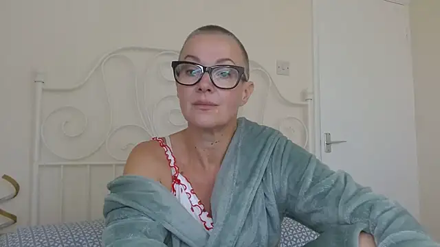 ELEGANT-ARIA36 online show from October 2025 12:35:02 PM