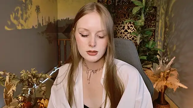 VivienLeeigh online show from December 2025 05:10:02 PM