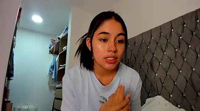 AriaMontgomery online show from December 2024 07:44:01 AM