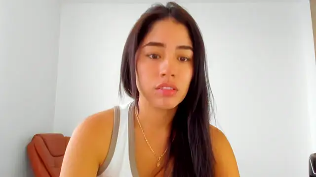 Snapshot of AriaMontgomery chatting on June 2026 10:43:02 PM AriaMontgomery online show from June 2026 10:43:02 PM