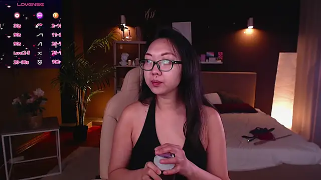 Marine Vact online show from November 2025 02:06:01 PM