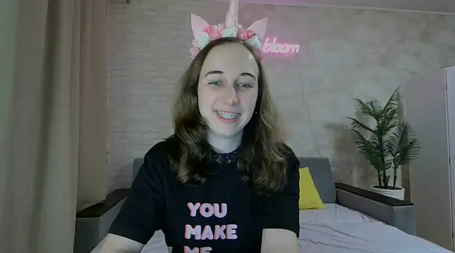 Snapshot of Anika_bloom chatting on January 2025 06:24:01 AM Anika bloom online show from January 2025 06:24:01 AM
