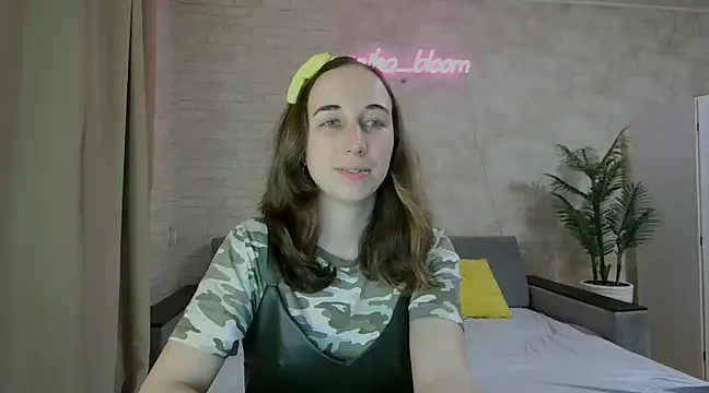 Snapshot of Anika_bloom chatting on February 2025 02:47:02 AM Anika bloom online show from February 2025 02:47:02 AM