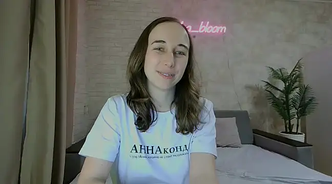 Snapshot of Anika_bloom chatting on February 2025 04:14:02 AM Anika bloom online show from February 2025 04:14:02 AM