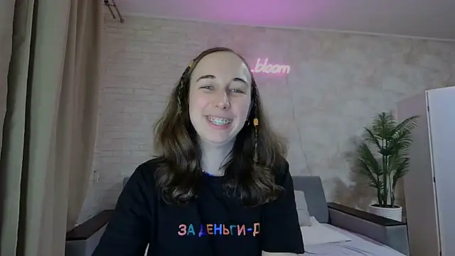 Snapshot of Anika_bloom chatting on February 2025 05:29:01 AM Anika bloom online show from February 2025 05:29:01 AM