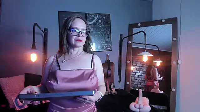 Snapshot of Samantha_mature56 chatting on October 2025 10:34:02 AM Samantha mature56 online show from October 2025 10:34:02 AM