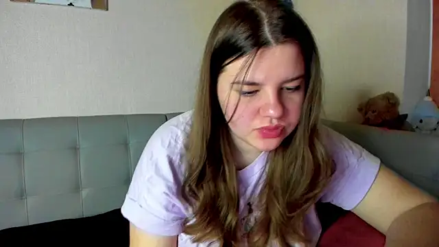 Snapshot of Adeellia chatting on December 2024 12:08:01 AM Adeellia online show from December 2024 12:08:01 AM