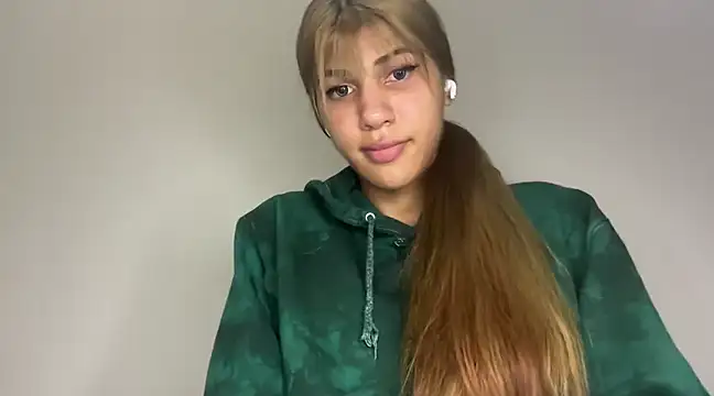 Snapshot of valeri-bigcock chatting on December 2024 11:28:01 AM valeri-bigcock online show from December 2024 11:28:01 AM