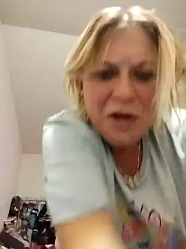 Snapshot of Playmate86 chatting on December 2024 03:13:02 AM Playmate86 online show from December 2024 03:13:02 AM