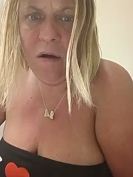 Playmate86 online show from July 2026 03:52:01 AM