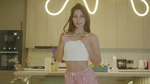 whisper of love online show from October 2025 02:15:01 AM