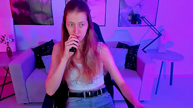 Sharon Evansi online show from January 2025 11:53:02 AM