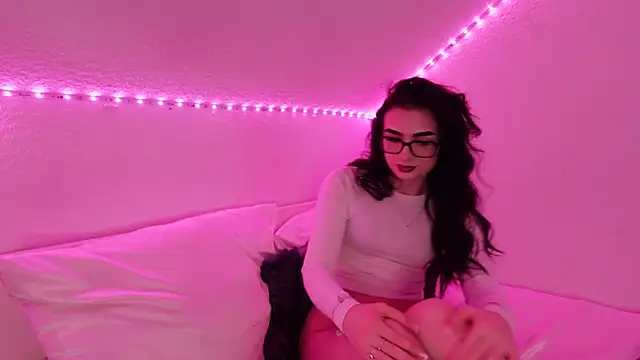 AdelinaAlia online show from November 2025 08:33:02 PM