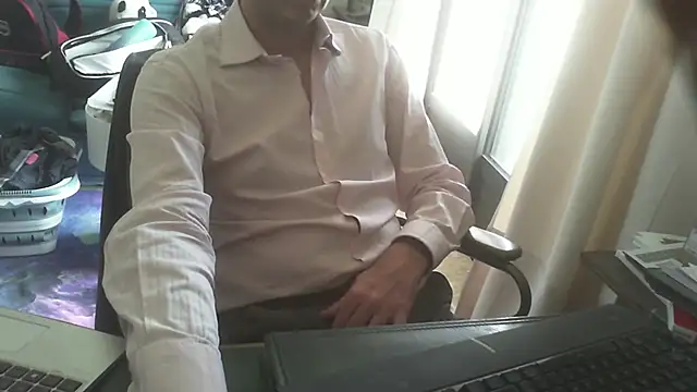 shyfrenchcock1 online show from April 2026 03:07:01 PM