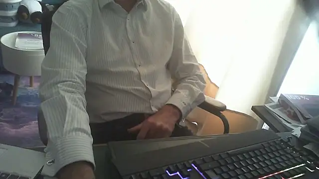 shyfrenchcock1 online show from June 2026 01:03:02 PM