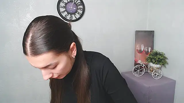 Snapshot of KarolinaRosse_ chatting on February 2025 06:52:02 AM KarolinaRosse online show from February 2025 06:52:02 AM