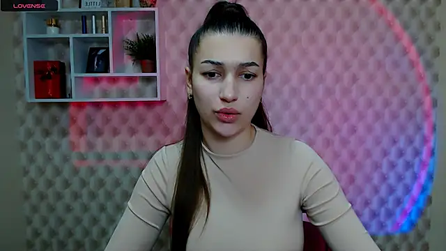 Snapshot of KarolinaRosse_ chatting on December 2025 06:51:01 AM KarolinaRosse online show from December 2025 06:51:01 AM