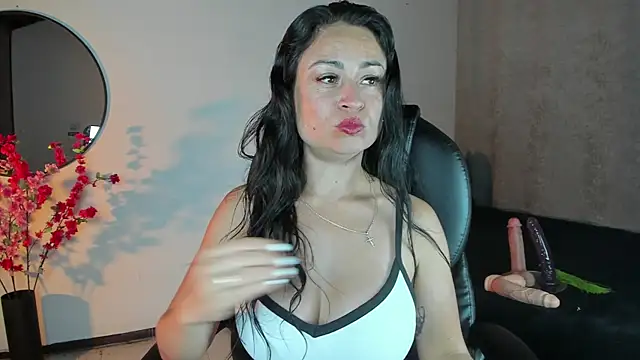 Snapshot of SaraMilf_69 chatting on October 2025 02:14:01 PM SaraMilf 69 online show from October 2025 02:14:01 PM