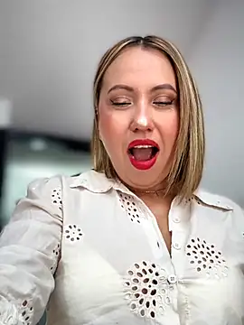 Snapshot of VIOLETA-25_ chatting on June 2026 03:36:01 PM VIOLETA-25 online show from June 2026 03:36:01 PM