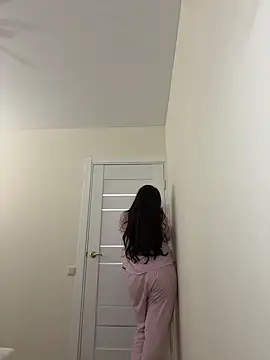 Snapshot of Sweet_Khalifa_ chatting on January 2025 05:32:01 PM Sweet Khalifa  online show from January 2025 05:32:01 PM