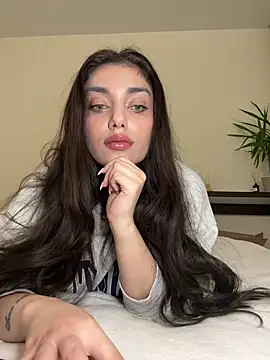 Snapshot of Sweet_Khalifa_ chatting on February 2025 03:48:02 PM Sweet Khalifa  online show from February 2025 03:48:02 PM